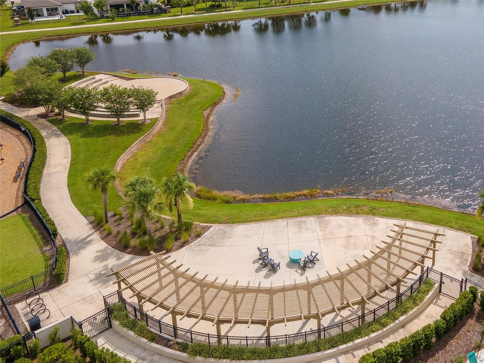 Listing photo id 71 for 11425 Leland Groves Drive