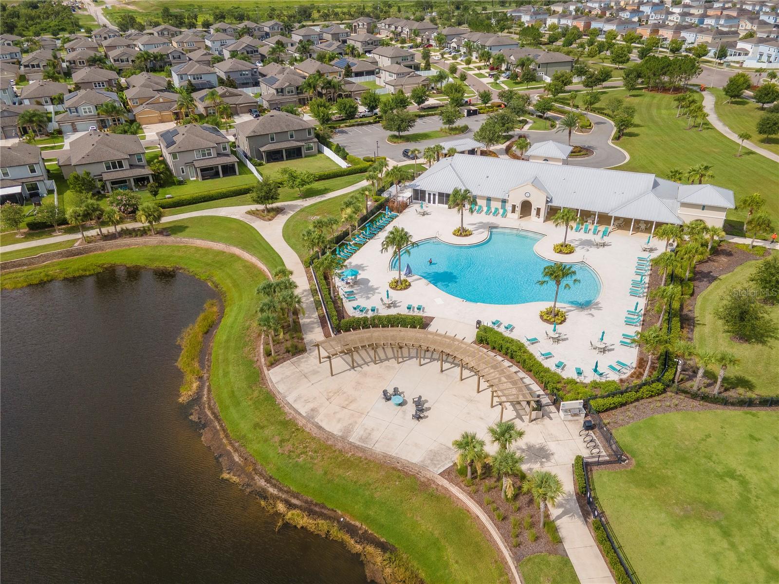 Listing photo id 72 for 11425 Leland Groves Drive