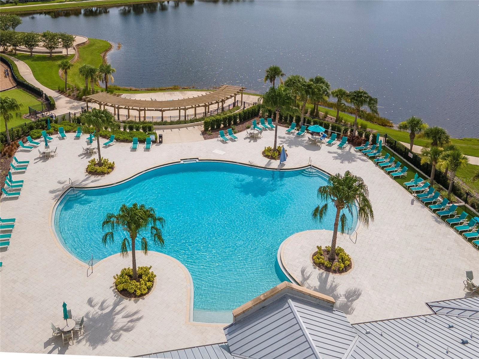 Listing photo id 73 for 11425 Leland Groves Drive
