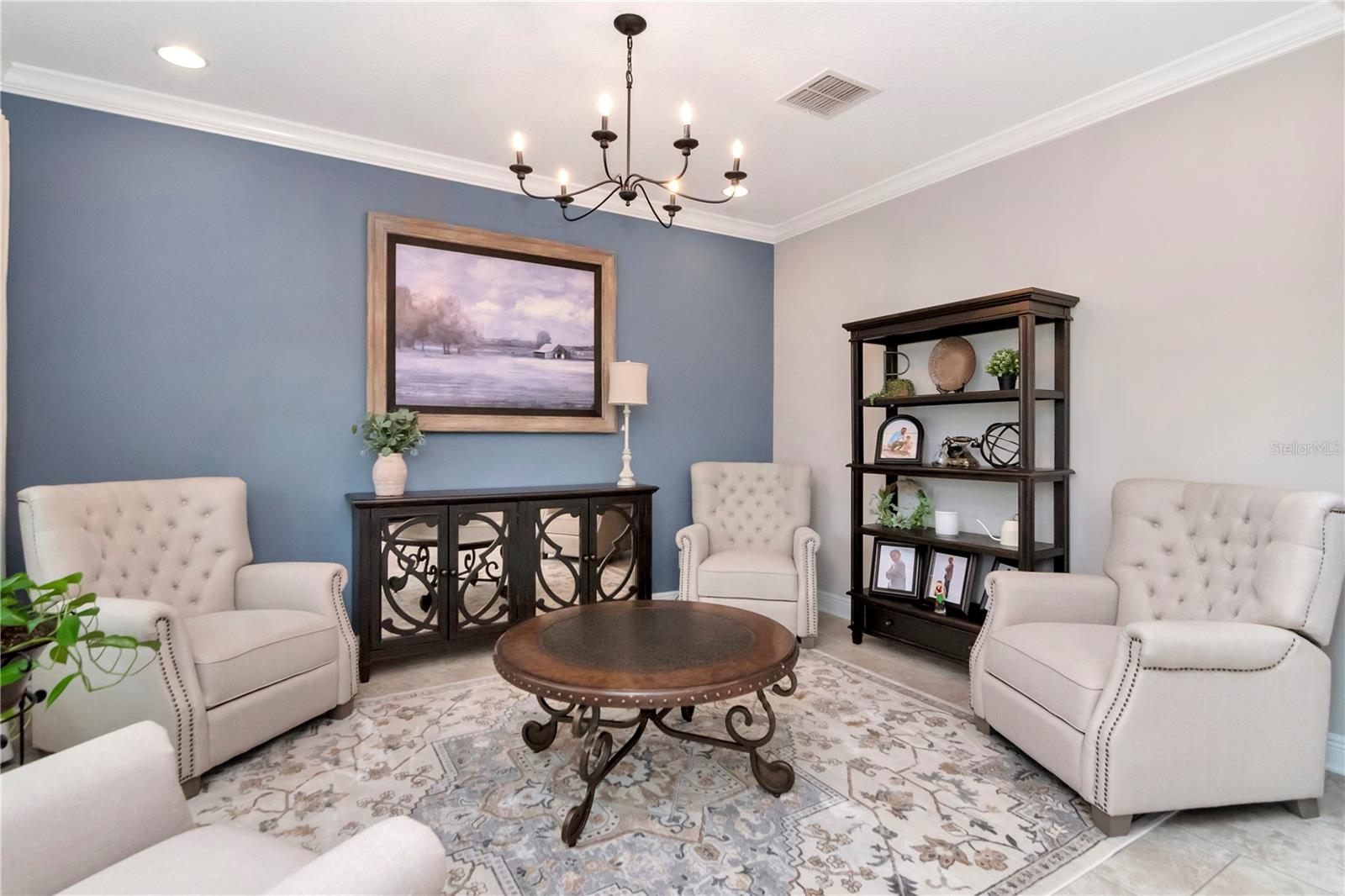 Listing photo id 7 for 11425 Leland Groves Drive