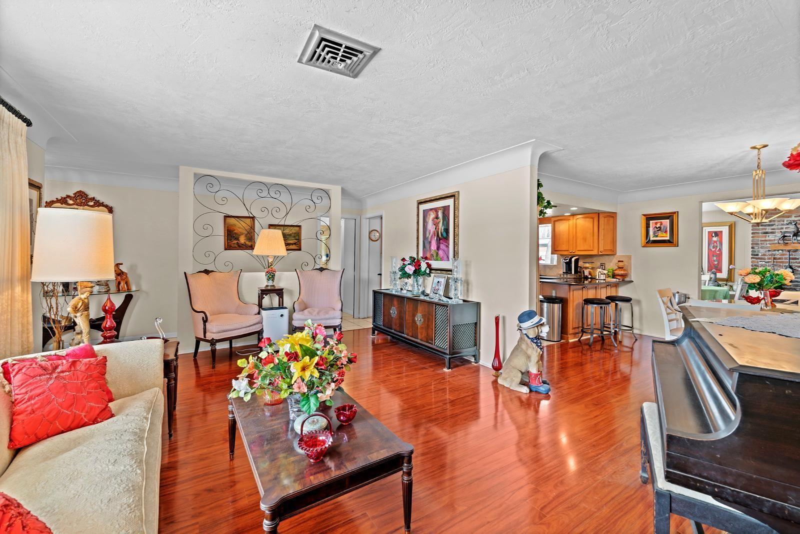 Image 10 of 35 For 13565 86th Avenue