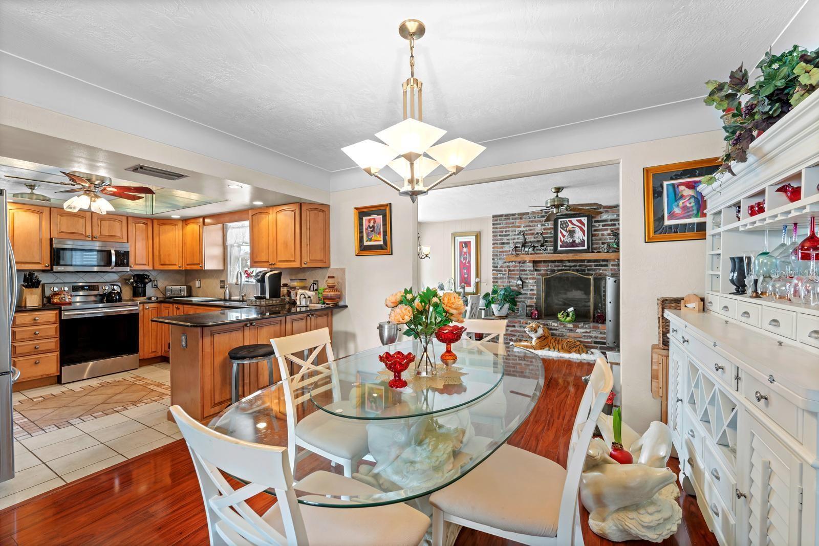 Image 11 of 35 For 13565 86th Avenue