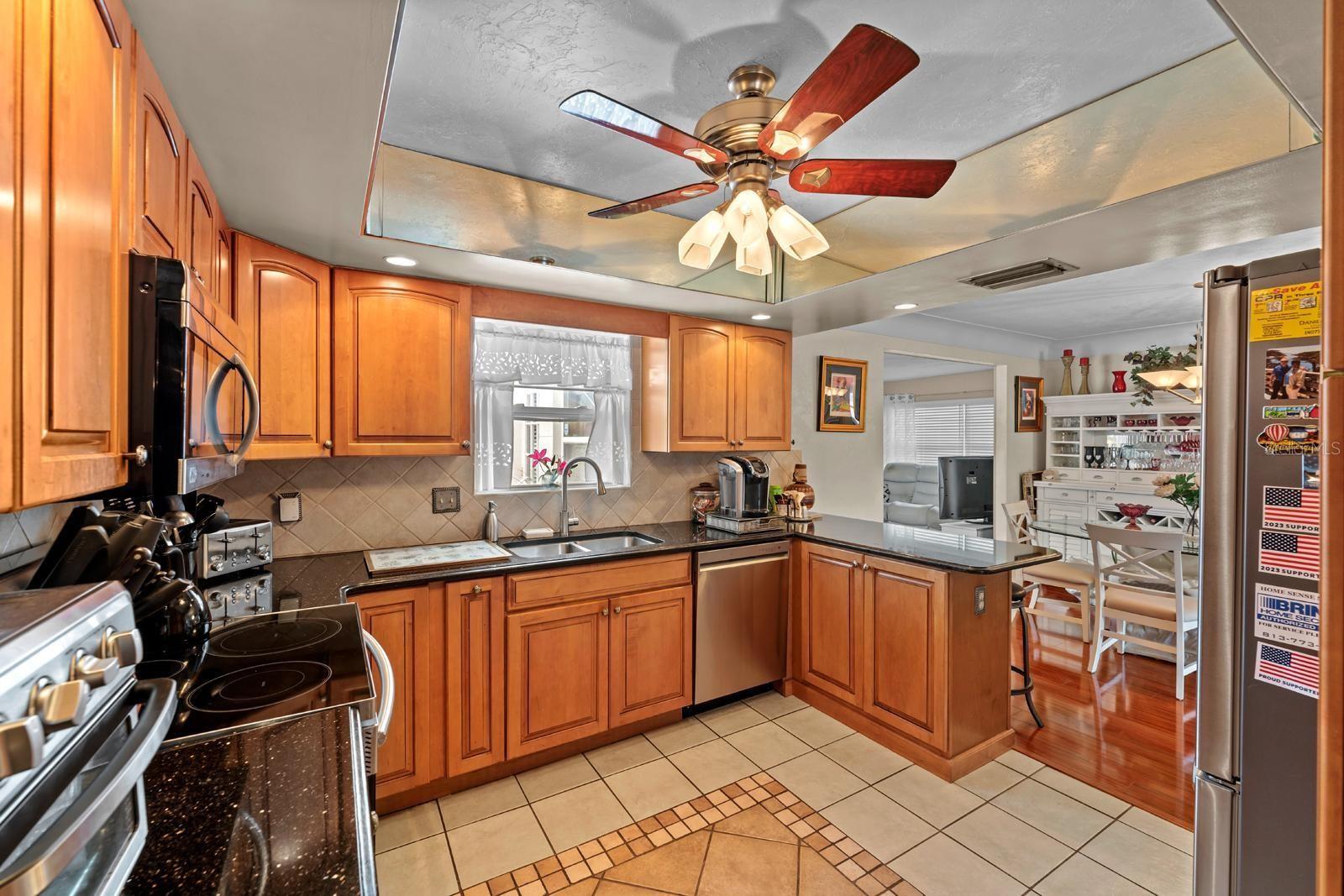 Image 18 of 35 For 13565 86th Avenue