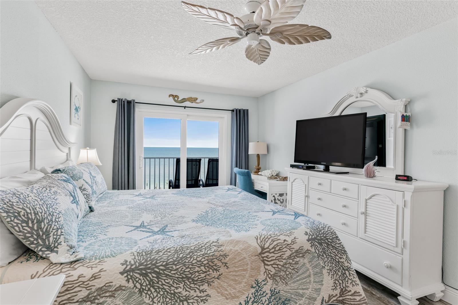 Listing photo id 16 for 18500 Gulf Boulevard 503
