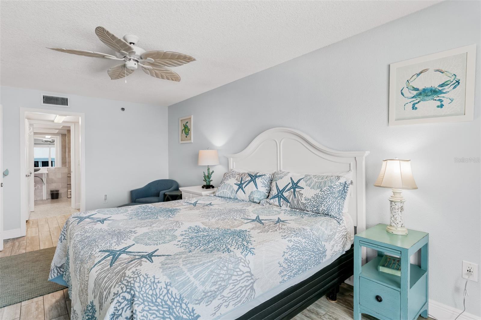 Listing photo id 18 for 18500 Gulf Boulevard 503
