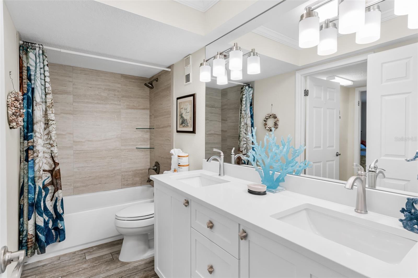 Listing photo id 28 for 18500 Gulf Boulevard 503