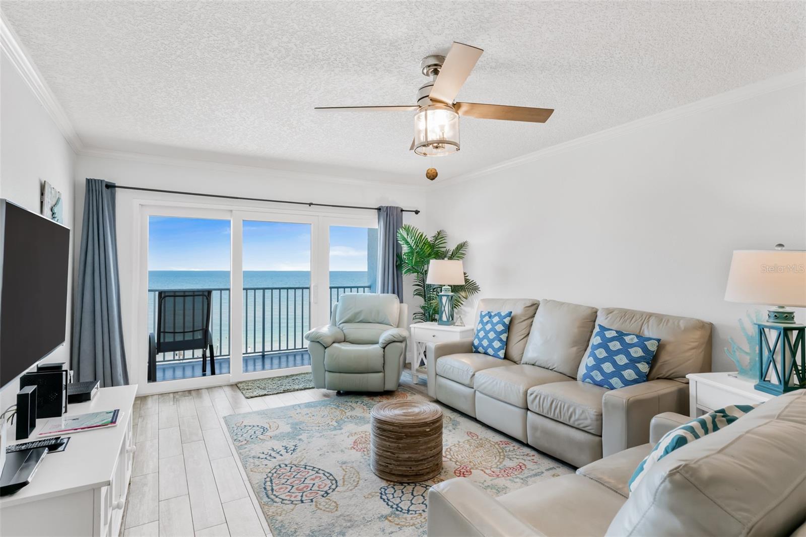 Listing photo id 2 for 18500 Gulf Boulevard 503