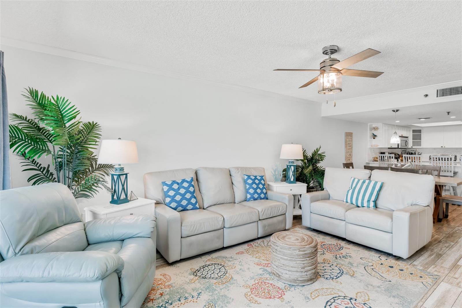 Listing photo id 4 for 18500 Gulf Boulevard 503