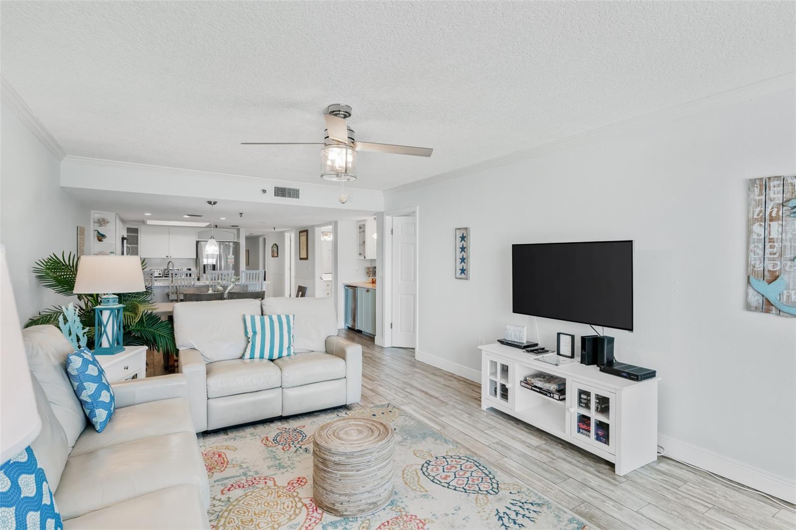 Listing photo id 5 for 18500 Gulf Boulevard 503