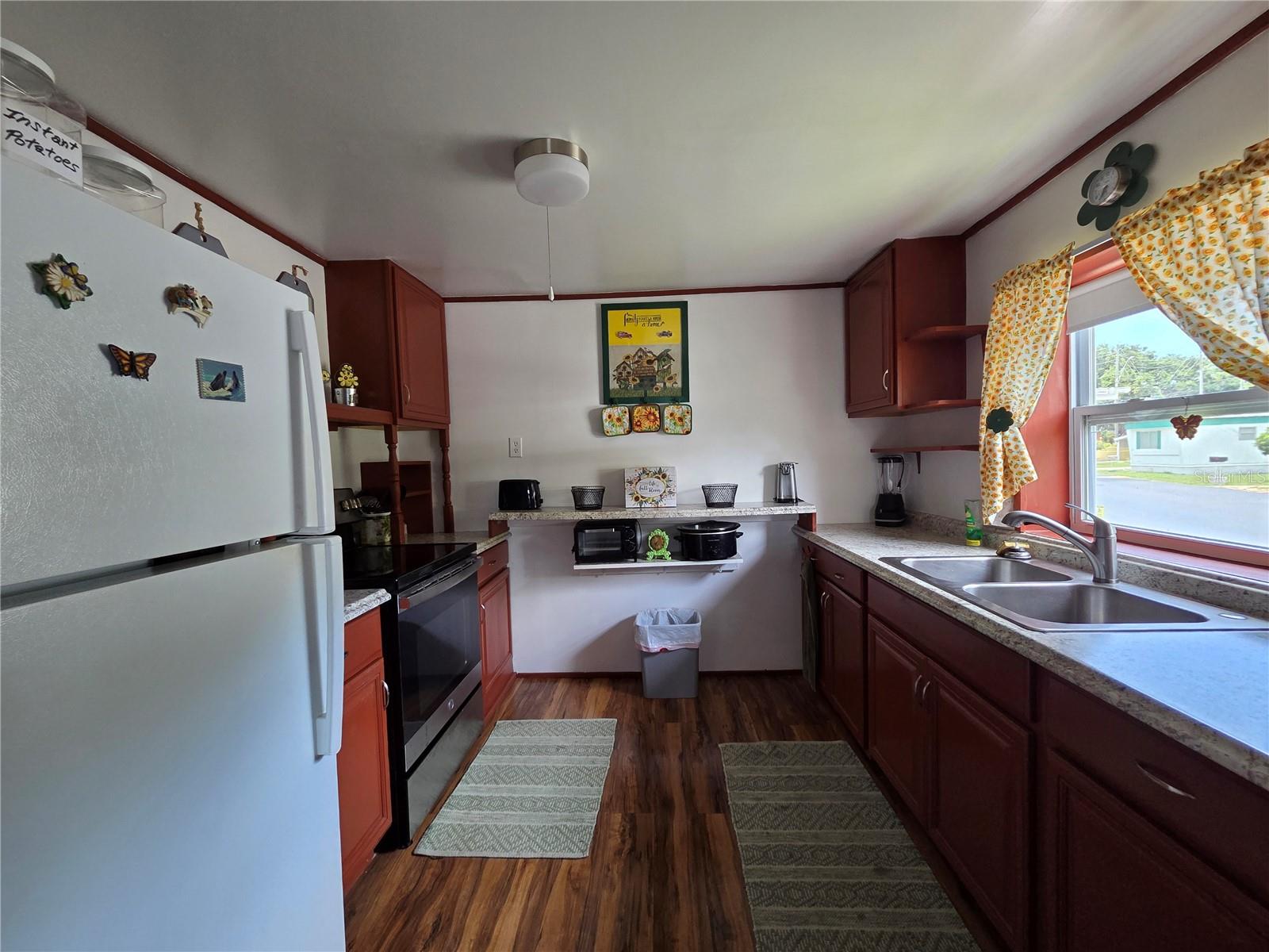 Image 2 of 20 For 7803 46th Avenue N 116