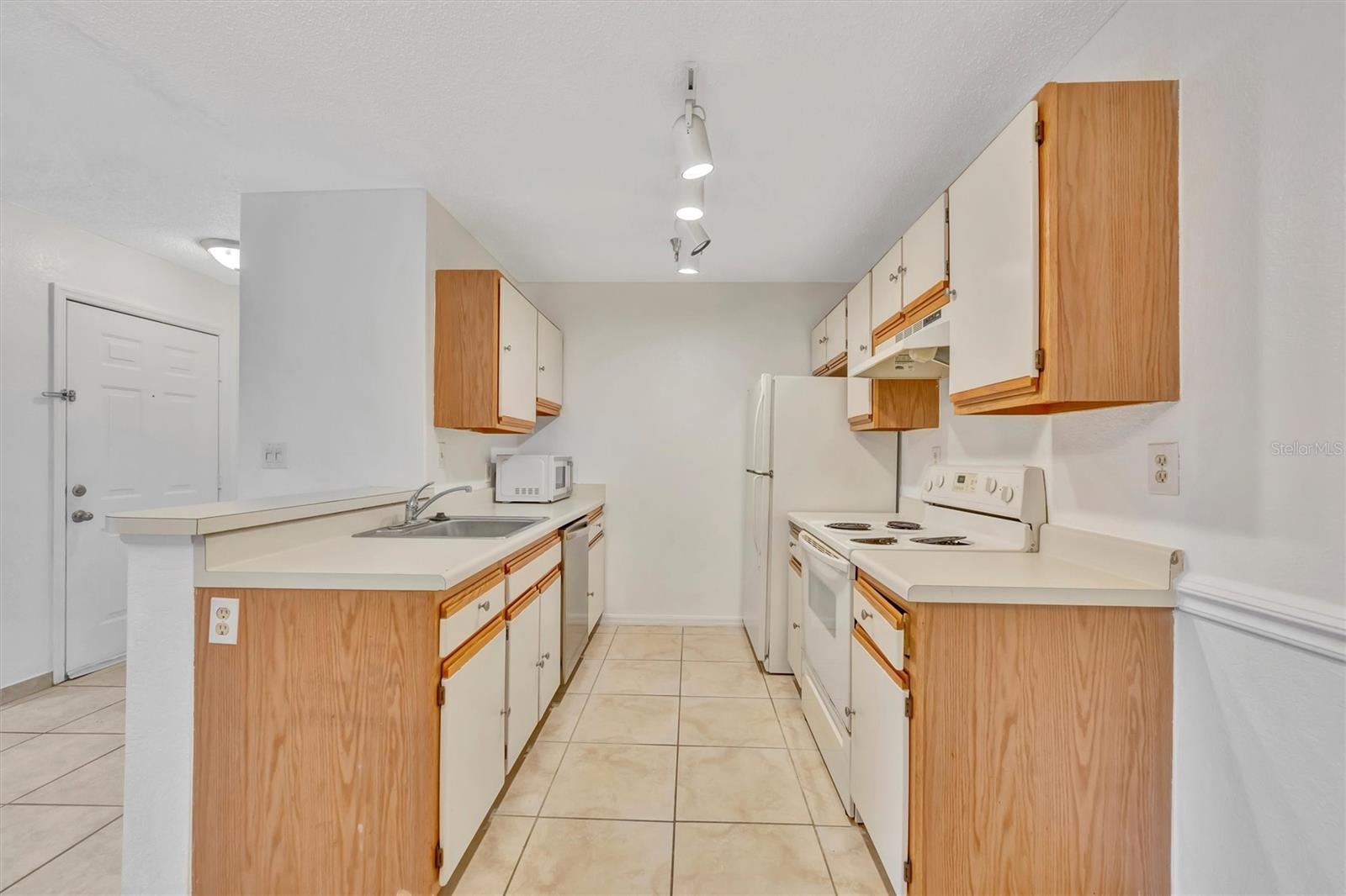 Image 11 of 22 For 10265 Gandy Boulevard N 1611