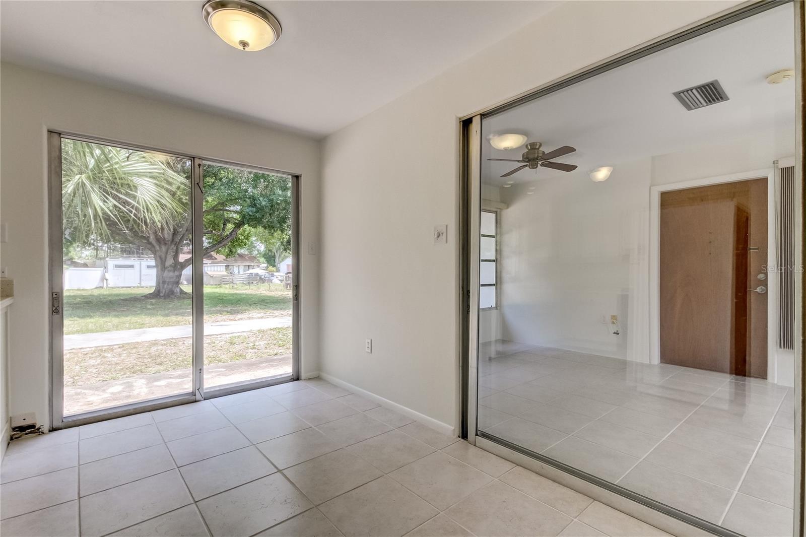 Image 13 of 73 For 303 Shore Drive W
