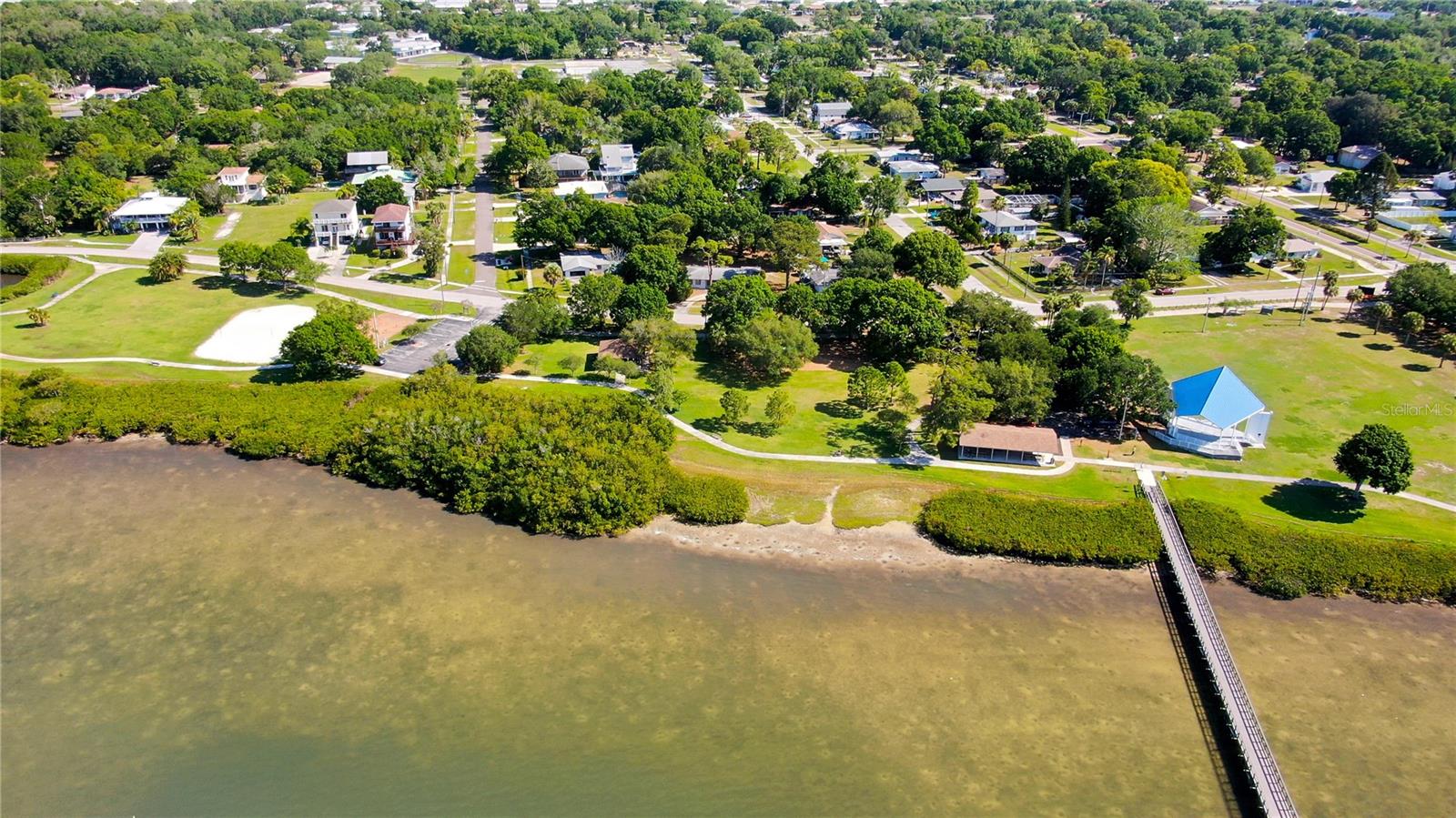 Image 52 of 73 For 303 Shore Drive W