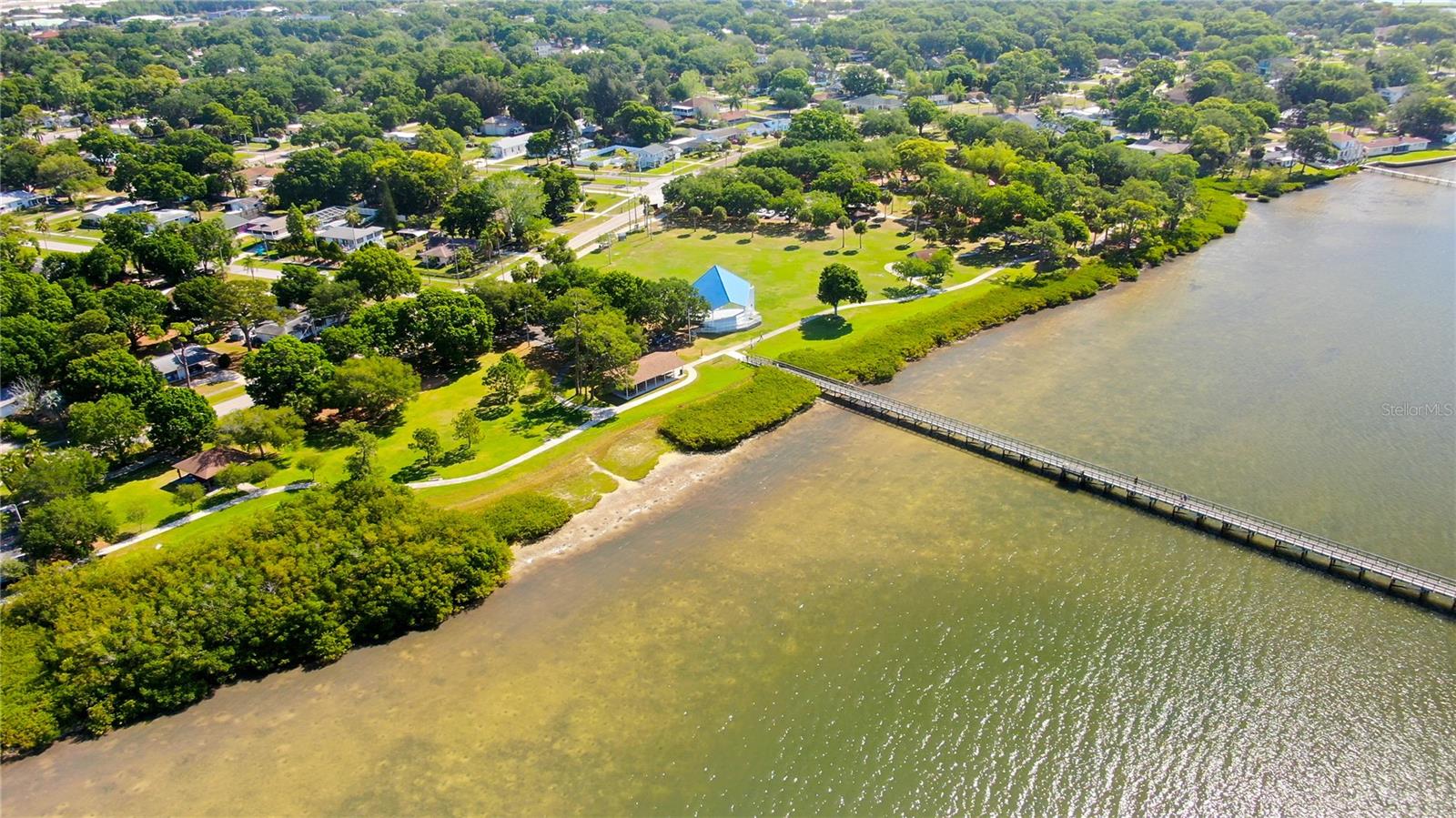 Image 53 of 73 For 303 Shore Drive W