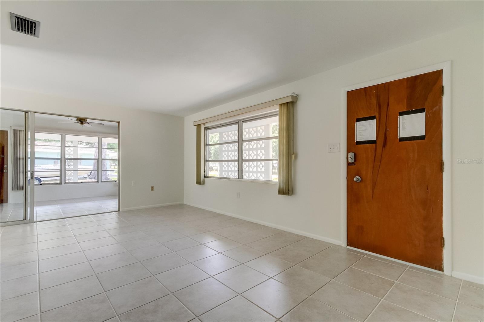 Image 6 of 73 For 303 Shore Drive W