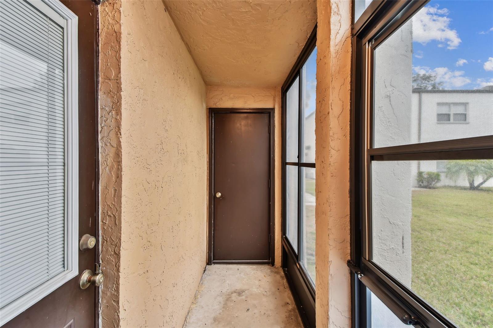 Image 21 of 25 For 7701 Starkey Road 105