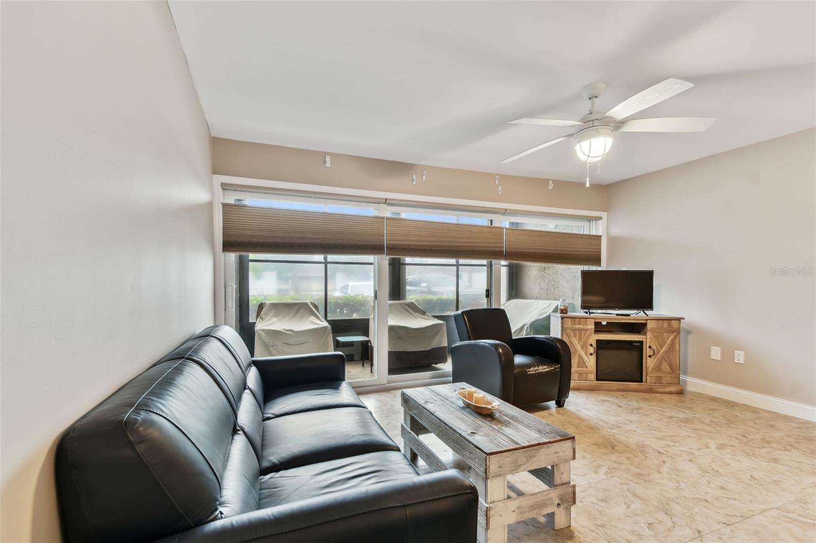 Image 7 of 25 For 7701 Starkey Road 105