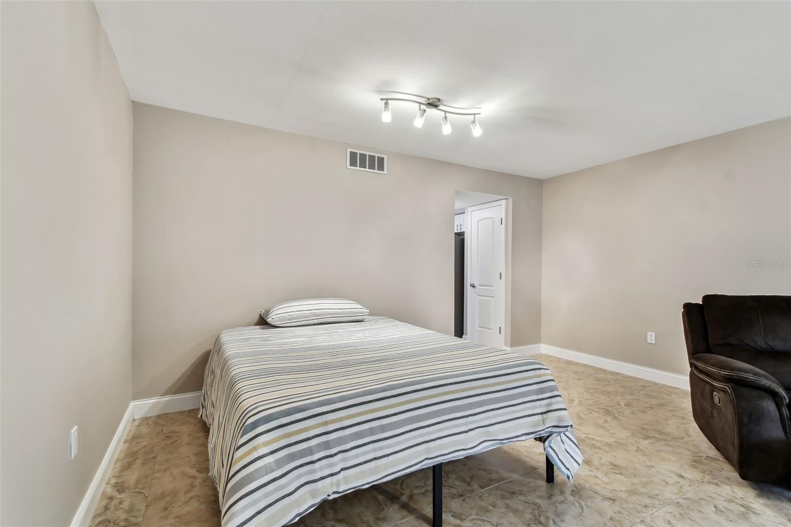 Image 9 of 25 For 7701 Starkey Road 105
