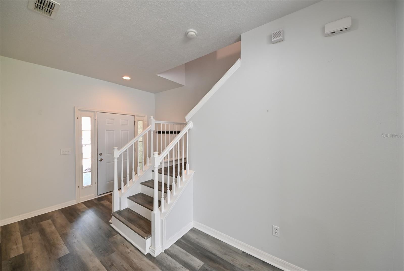 Image 11 of 50 For 8171 Stone View Drive