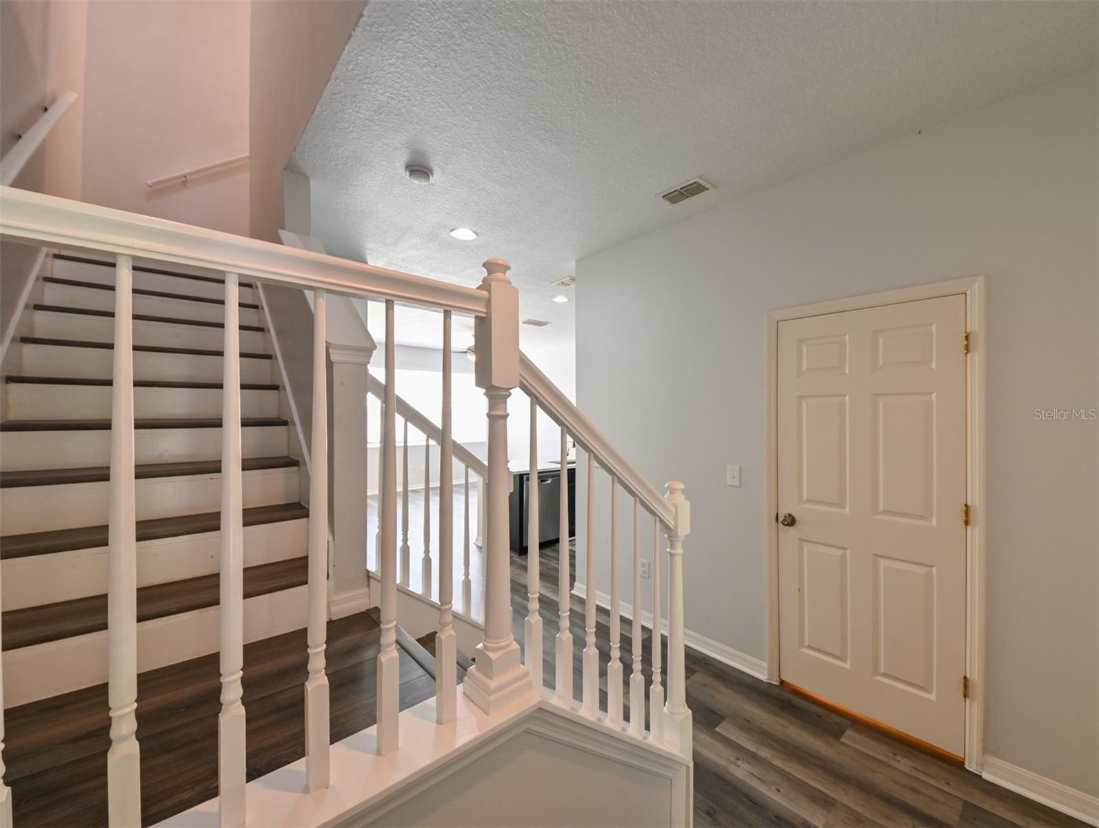 Image 12 of 50 For 8171 Stone View Drive