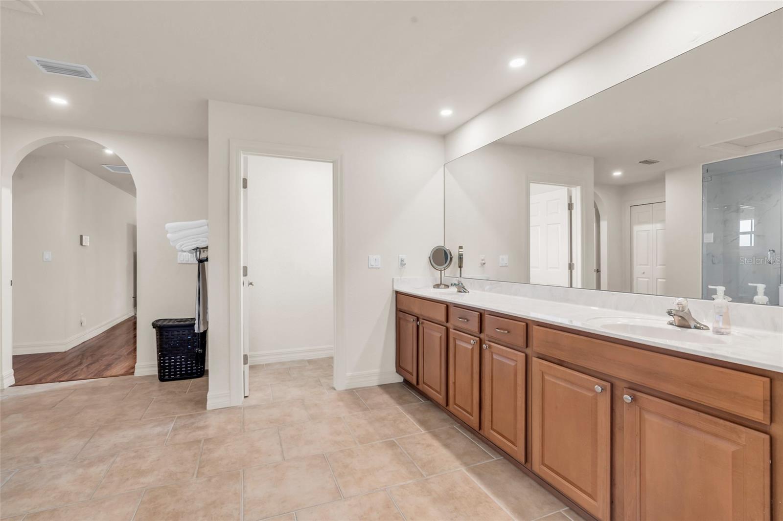 Image 19 of 28 For 5413 24th Place