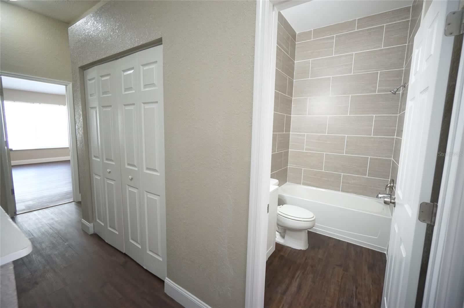 Image 15 of 25 For 4146 Bismarck Palm Drive