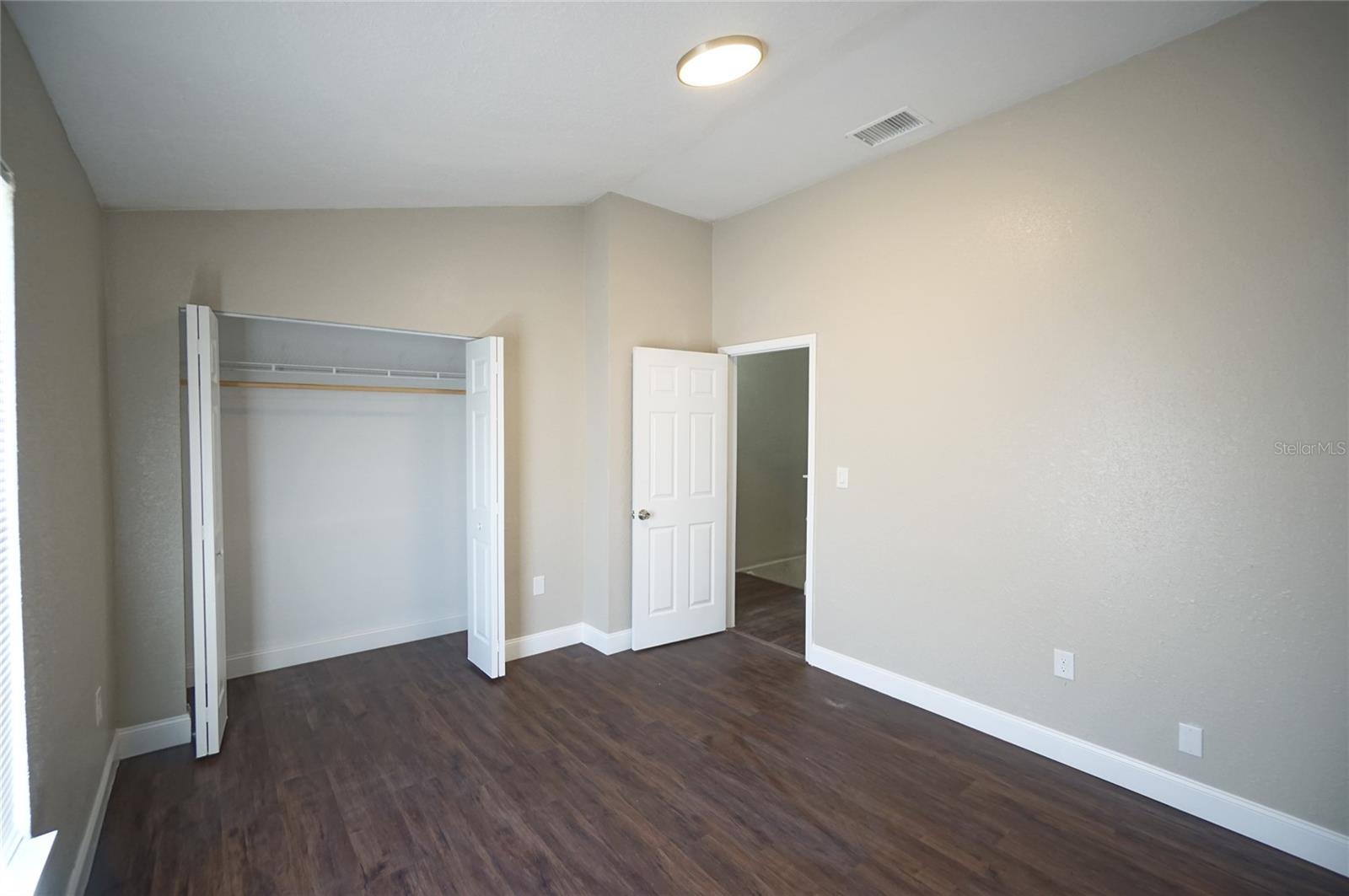 Image 21 of 25 For 4146 Bismarck Palm Drive