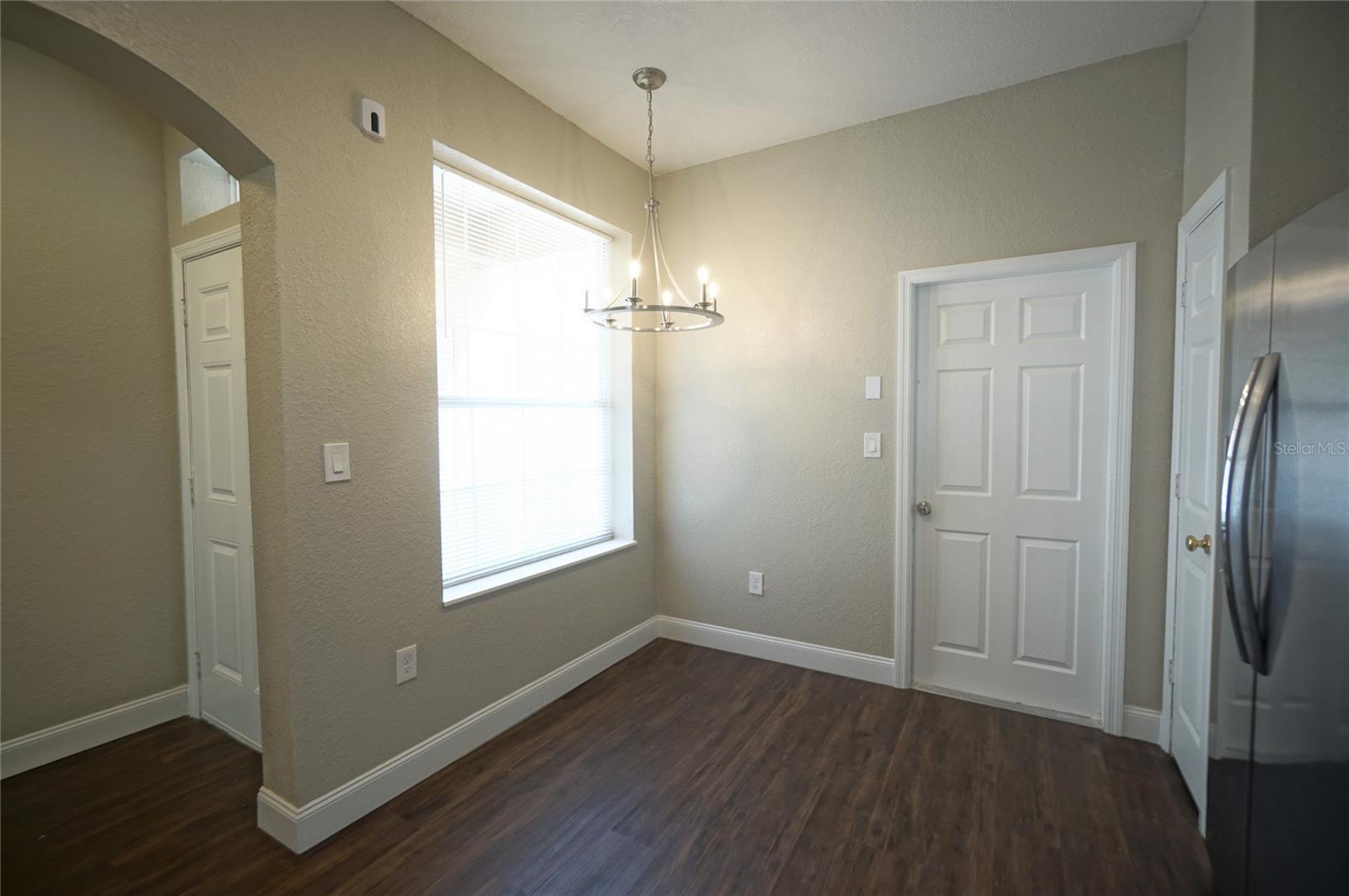 Image 5 of 25 For 4146 Bismarck Palm Drive