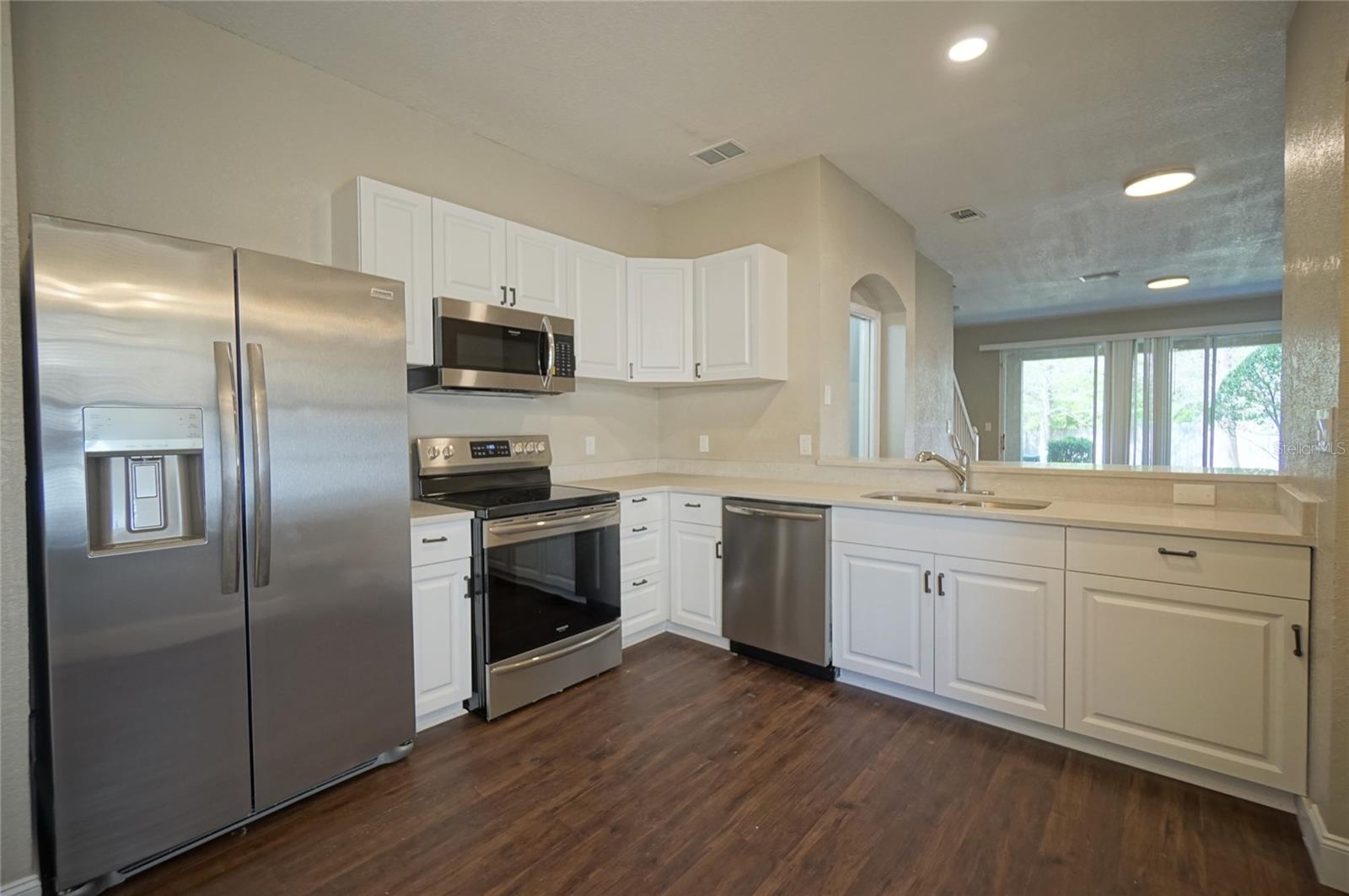 Image 7 of 25 For 4146 Bismarck Palm Drive