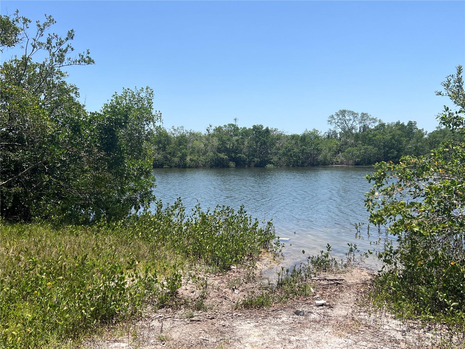 Listing photo id 8 for 11224 Restwood Drive