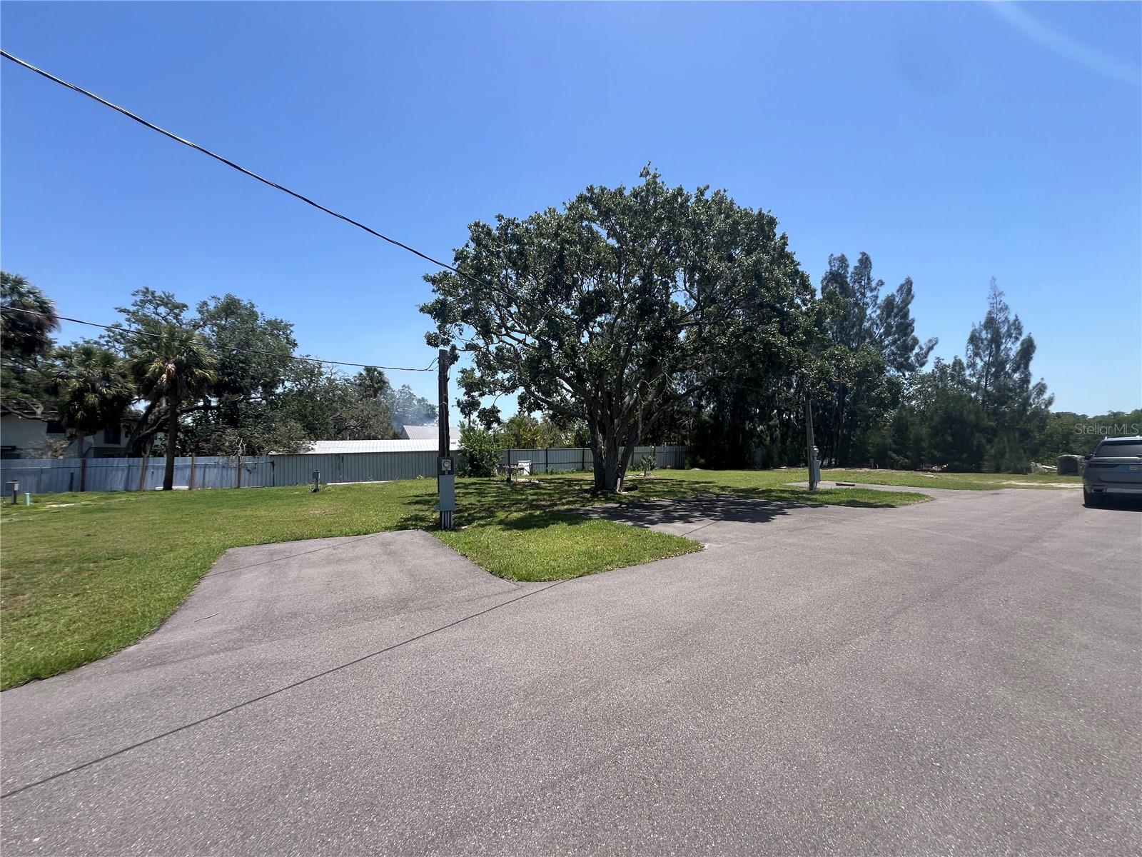 Listing photo id 10 for 11224 Restwood Drive