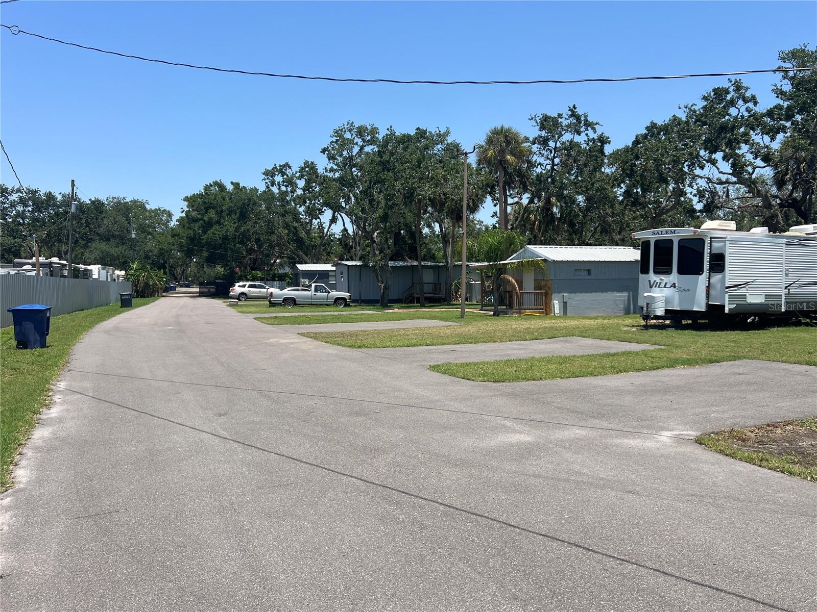 Listing photo id 12 for 11224 Restwood Drive