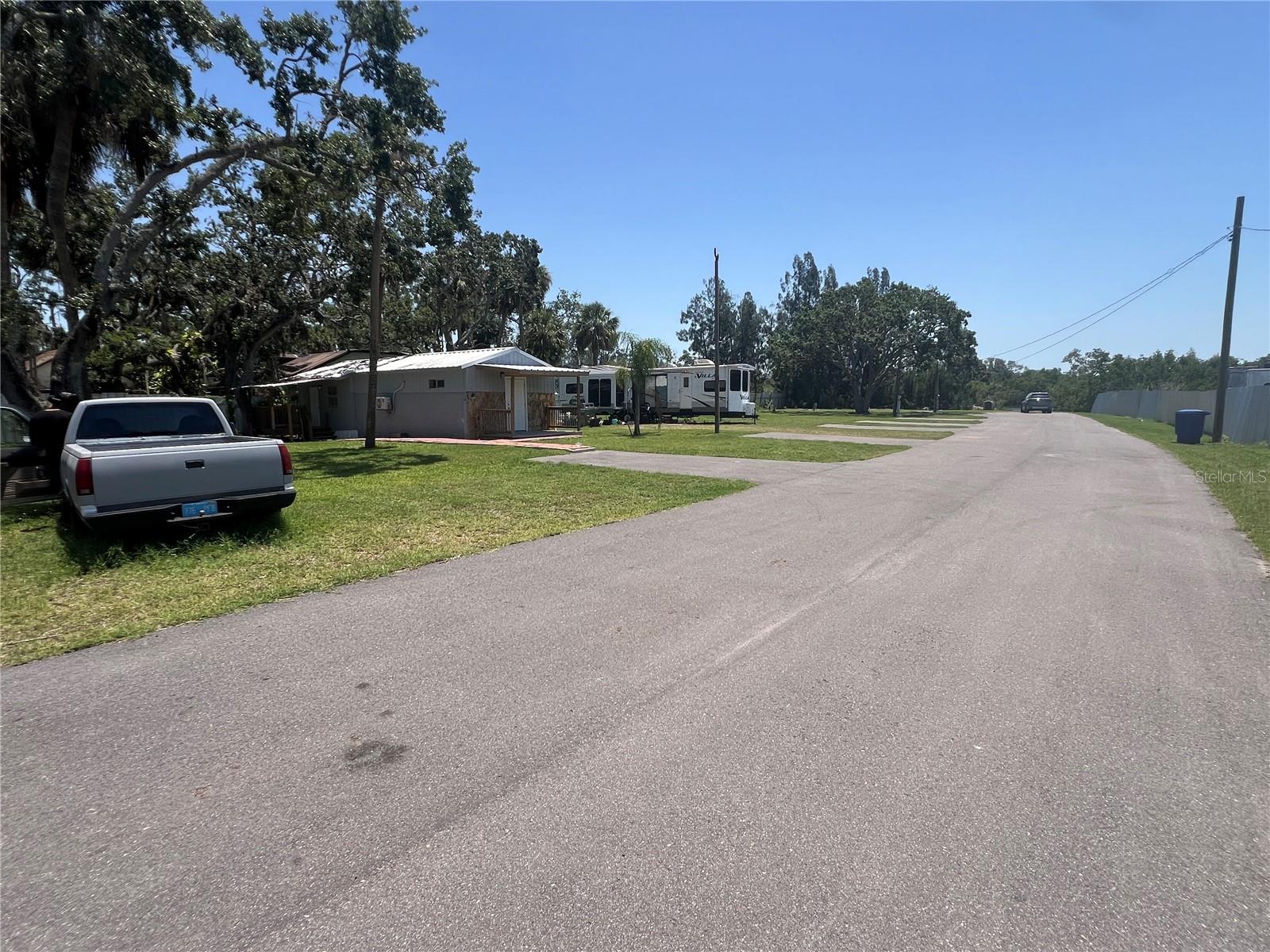 Listing photo id 14 for 11224 Restwood Drive