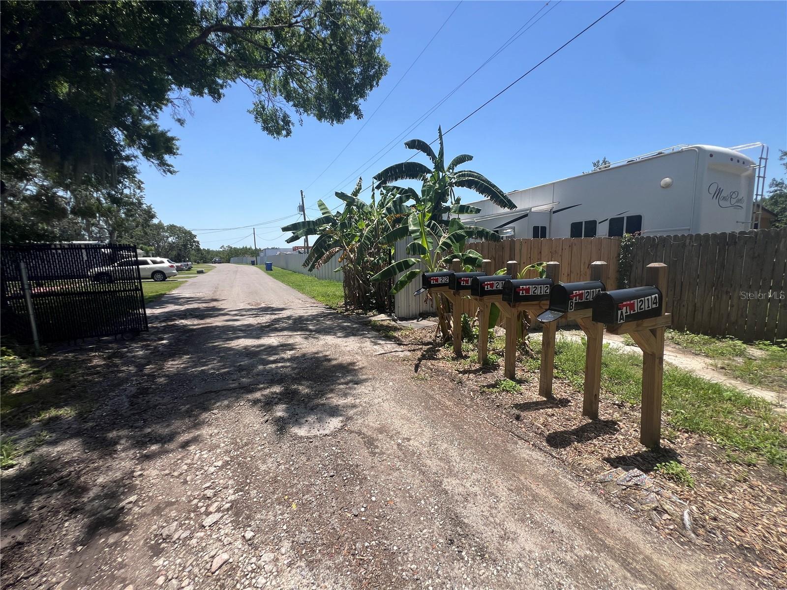 Listing photo id 16 for 11224 Restwood Drive