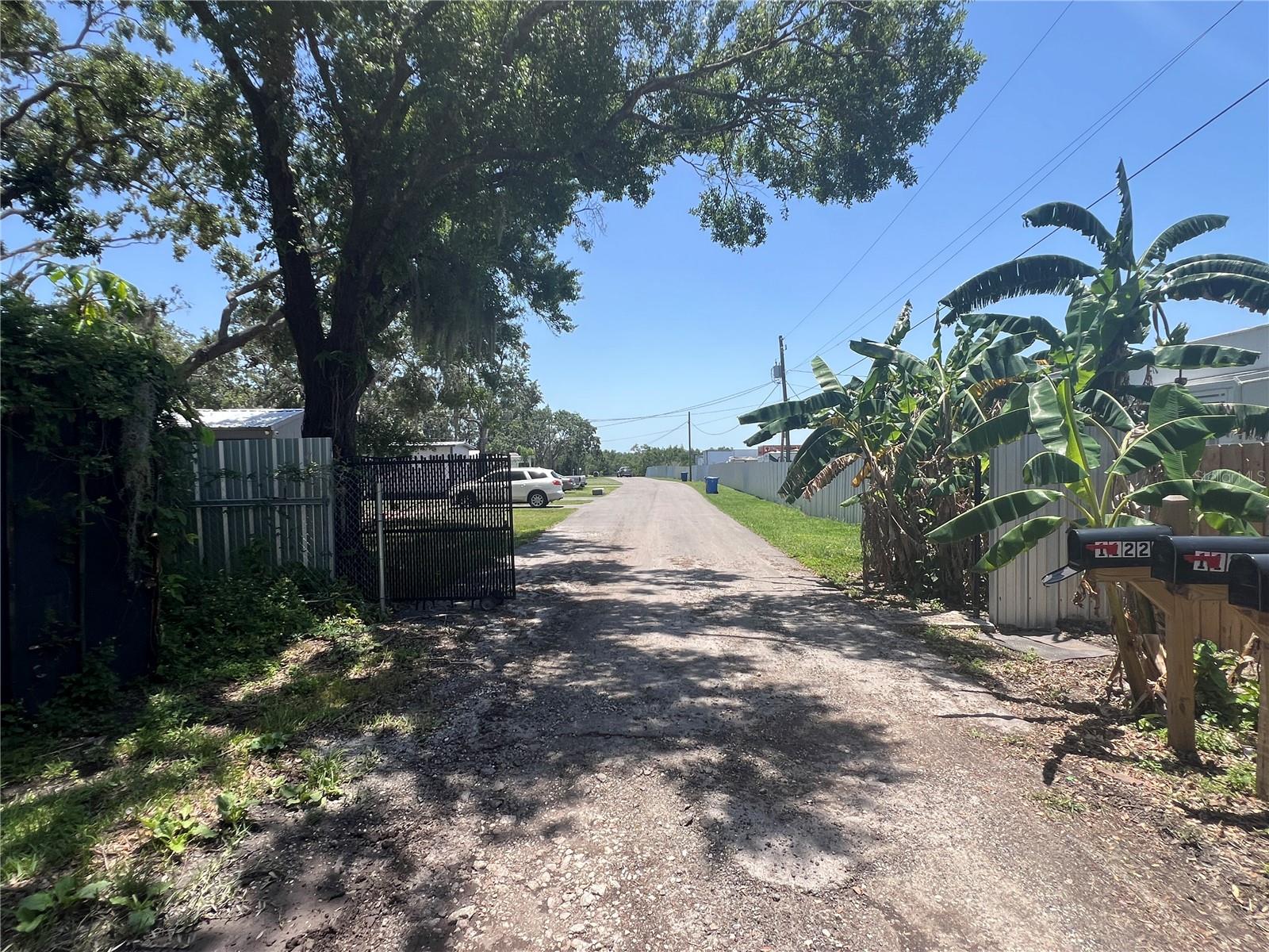 Listing photo id 17 for 11224 Restwood Drive