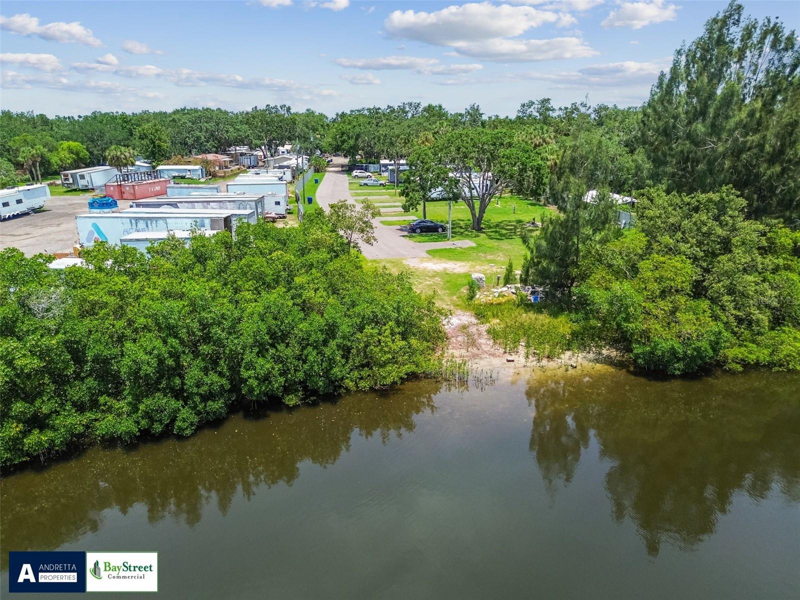 Listing photo id 2 for 11224 Restwood Drive
