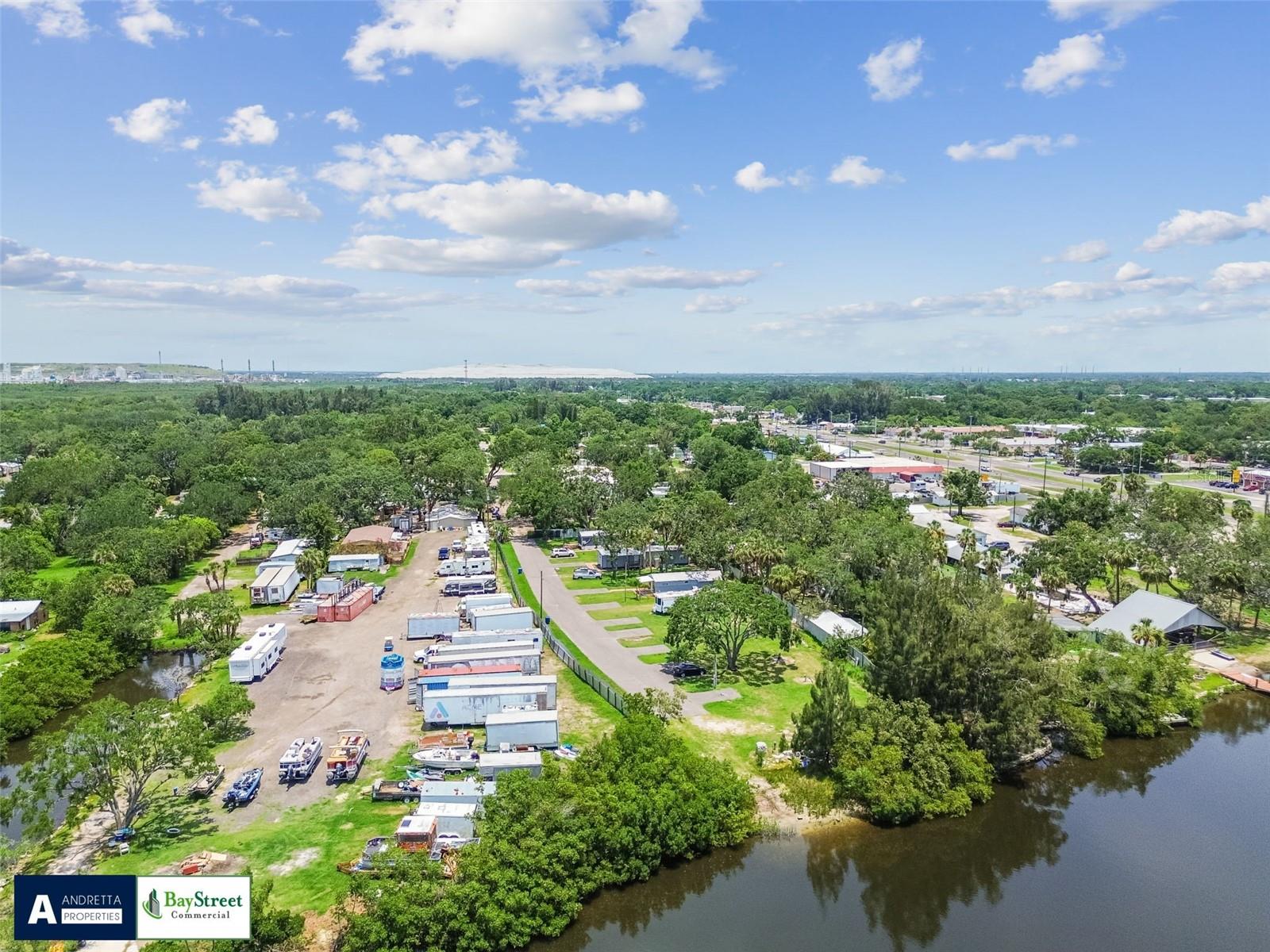 Listing photo id 3 for 11224 Restwood Drive