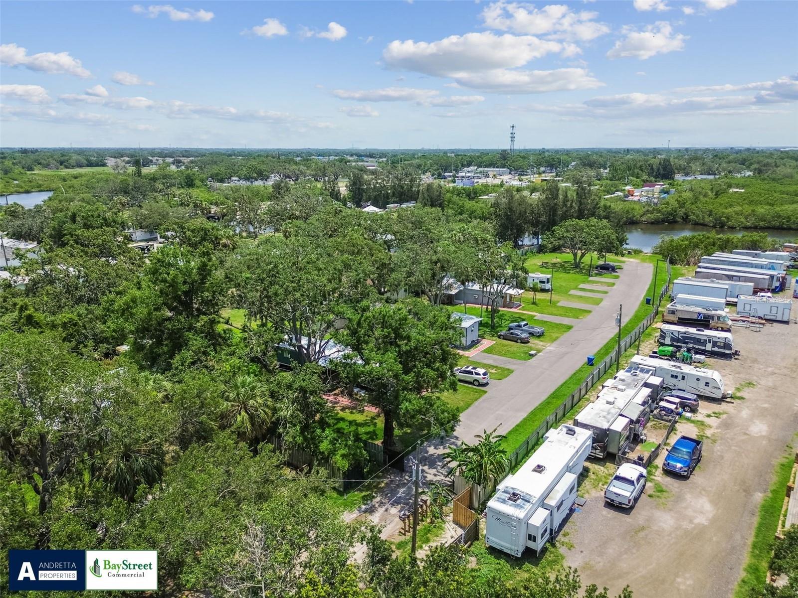 Listing photo id 7 for 11224 Restwood Drive