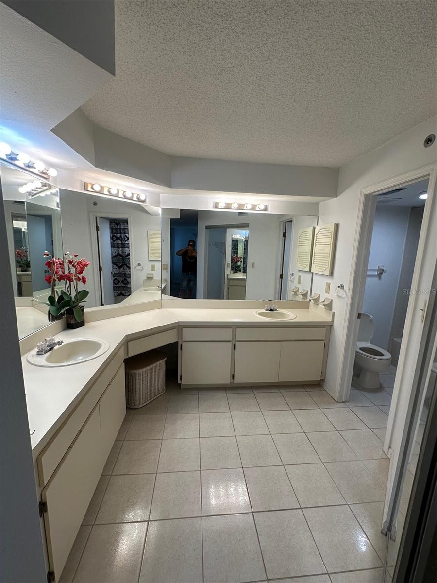 Image 8 of 9 For 6817 Stones Throw Circle N 17306