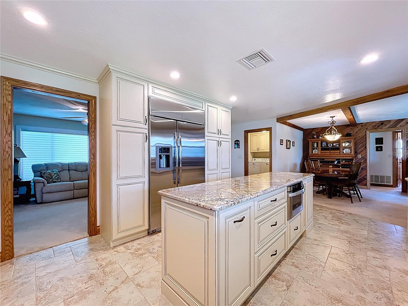 Listing photo id 8 for 11141 Carla Drive