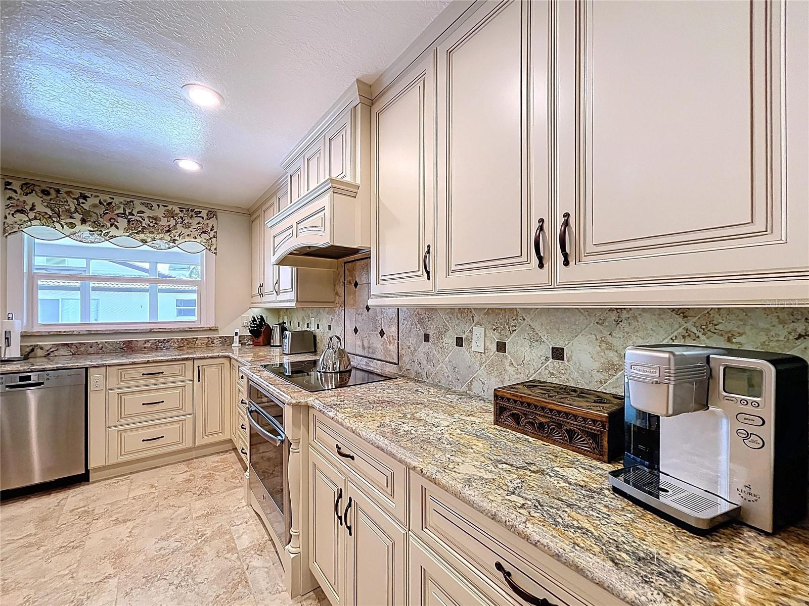 Listing photo id 10 for 11141 Carla Drive