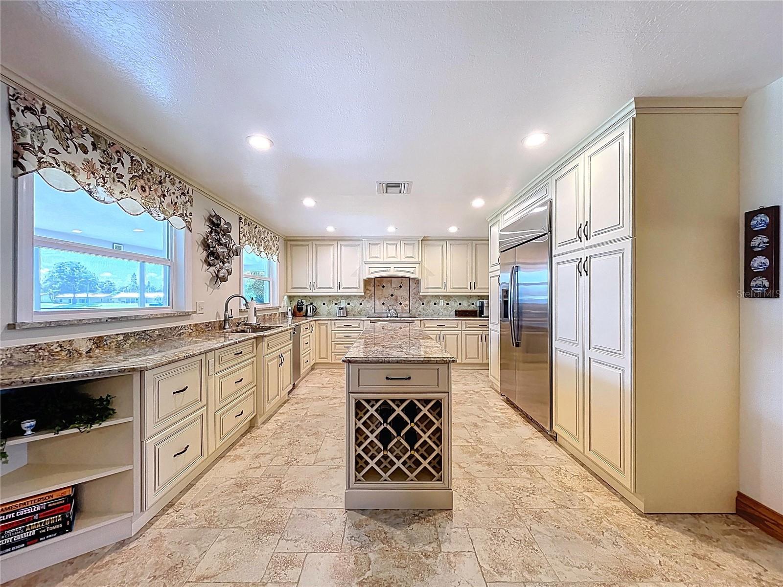 Listing photo id 11 for 11141 Carla Drive