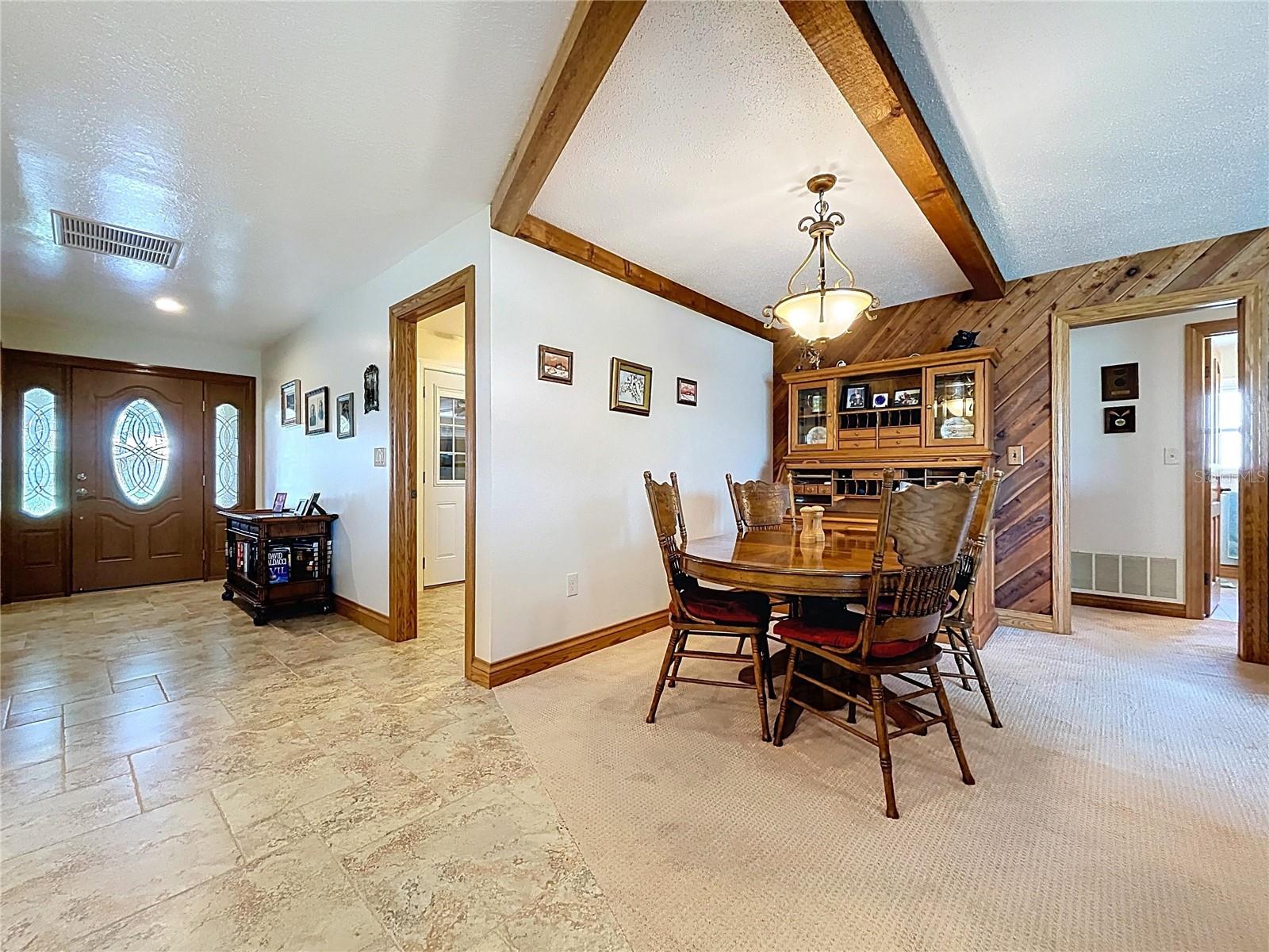 Listing photo id 17 for 11141 Carla Drive