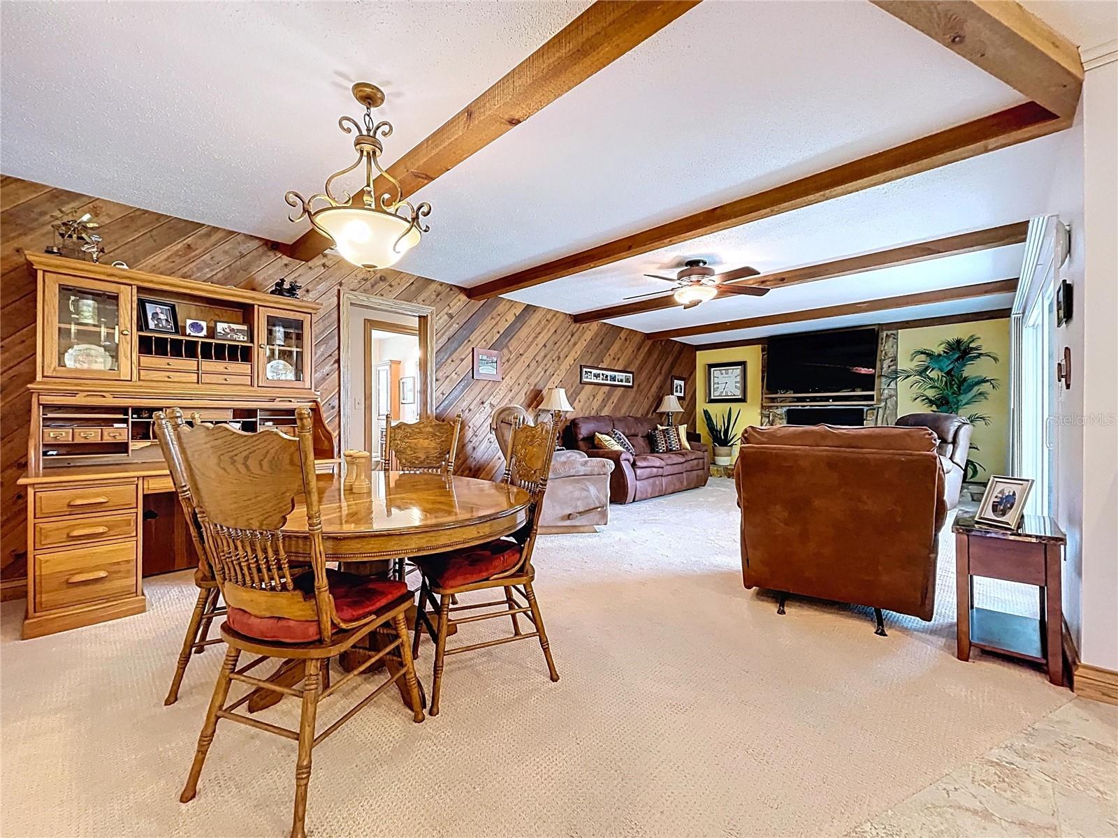 Listing photo id 18 for 11141 Carla Drive