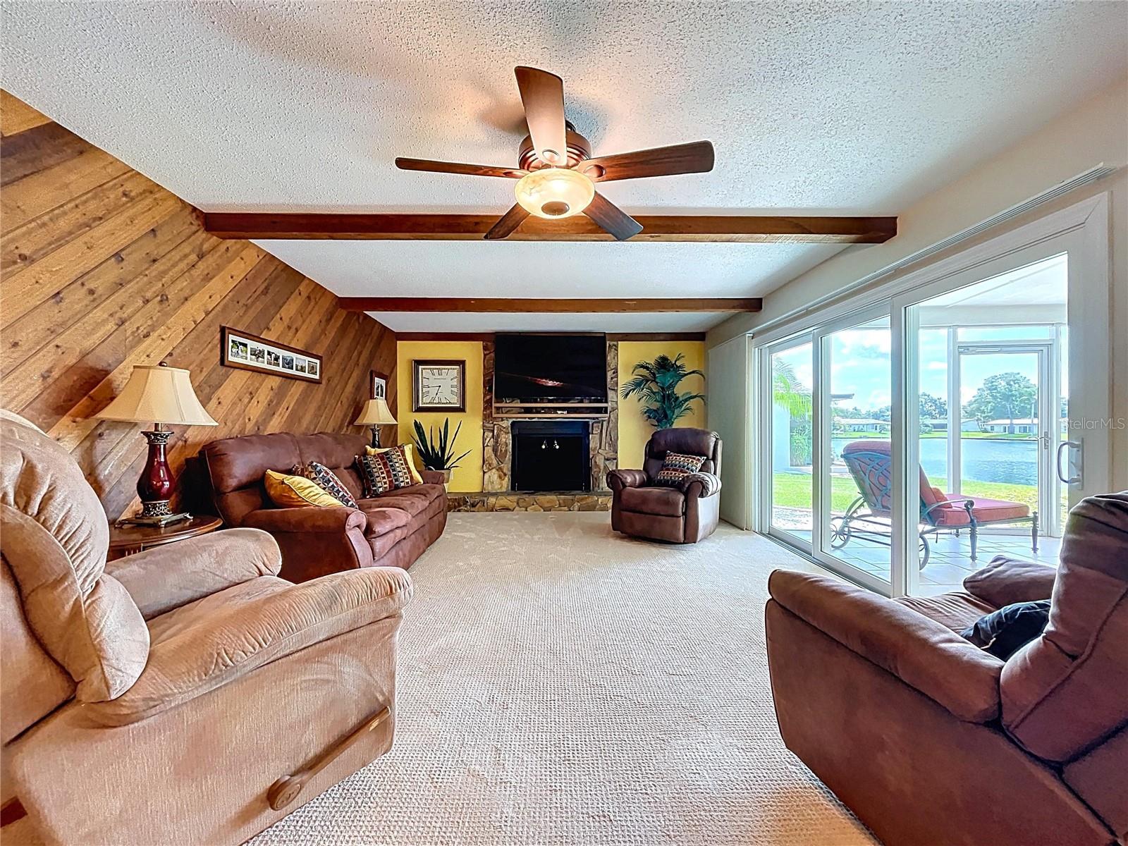Listing photo id 19 for 11141 Carla Drive