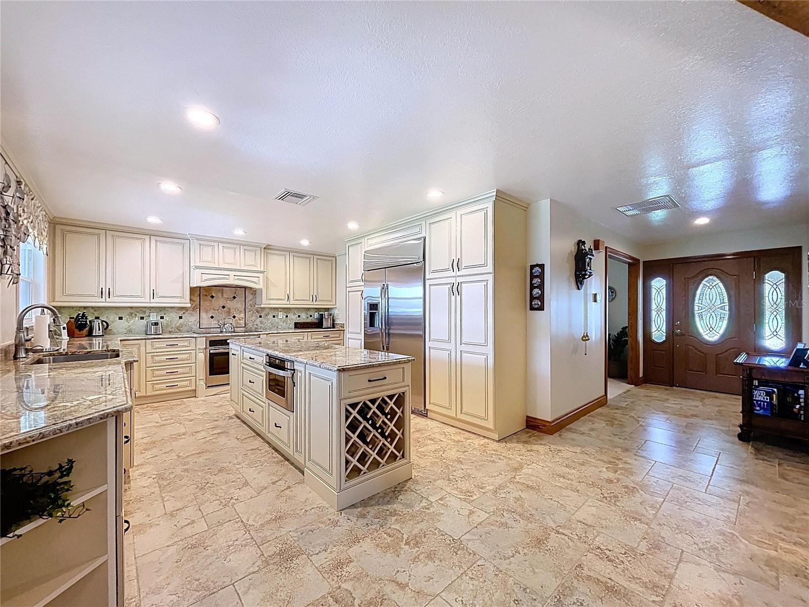 Listing photo id 6 for 11141 Carla Drive