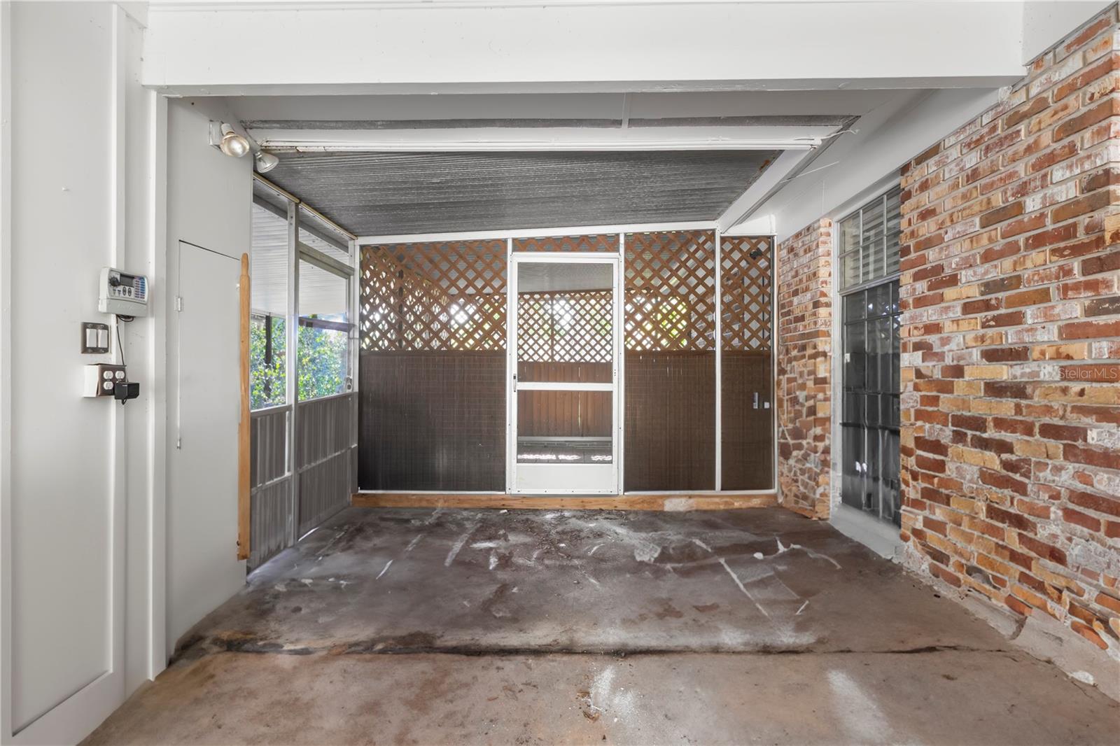 Image 15 of 31 For 8431 Riverside Drive Ne