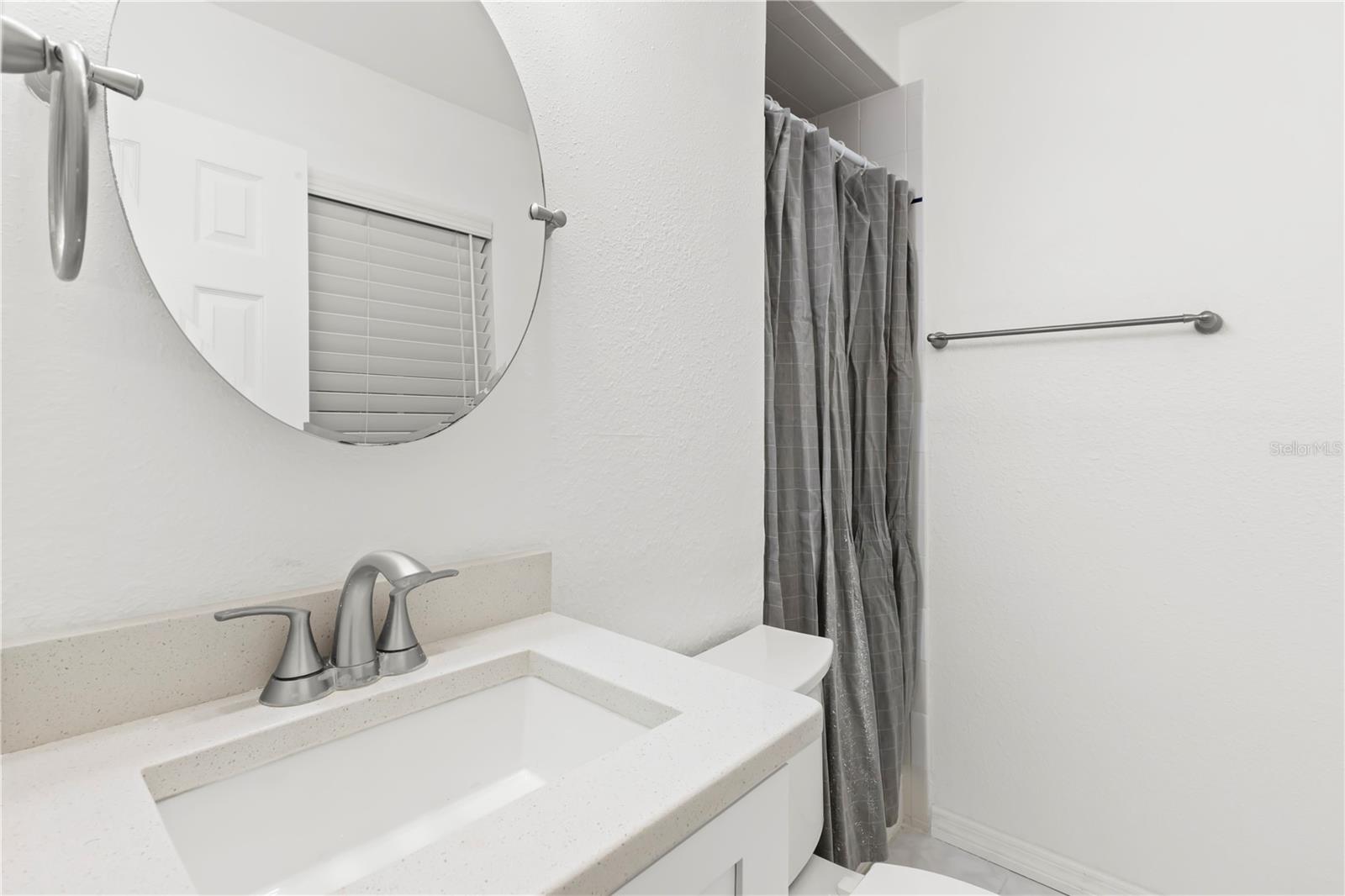 Image 18 of 31 For 8431 Riverside Drive Ne