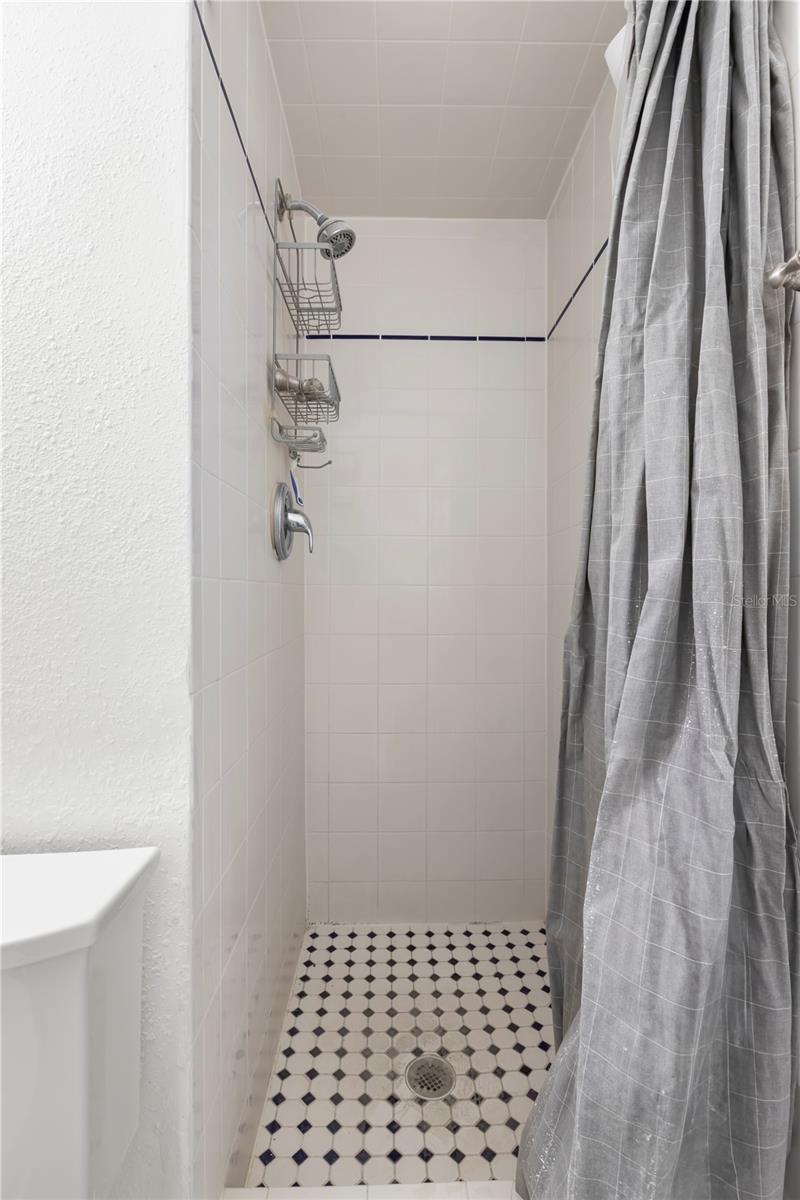 Image 19 of 31 For 8431 Riverside Drive Ne