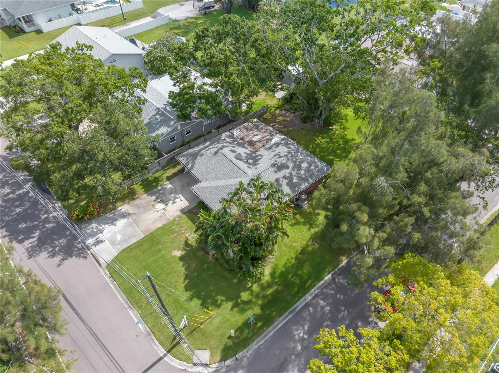 Image 26 of 31 For 8431 Riverside Drive Ne